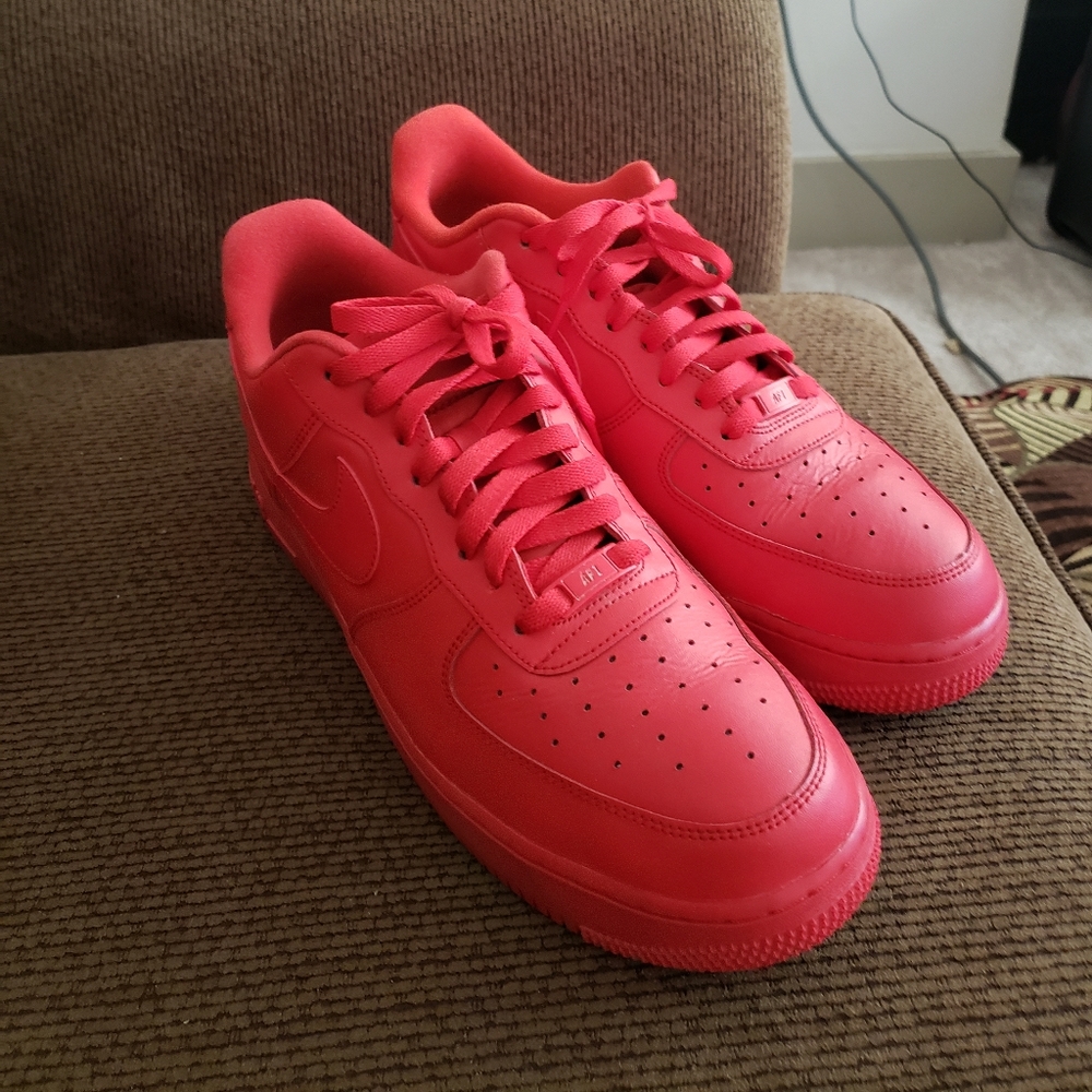 Red Nike air force 1